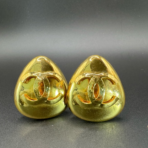 ‼️FINAL PRICE‼️  LOT 354 24K gold plated Chanel vintage clip on earrings - Picture 5 of 12